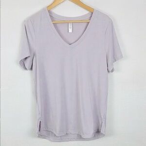 Athleta Breezy Scoop V-Neck Light Purple Women's T-Shirt / Workout Top